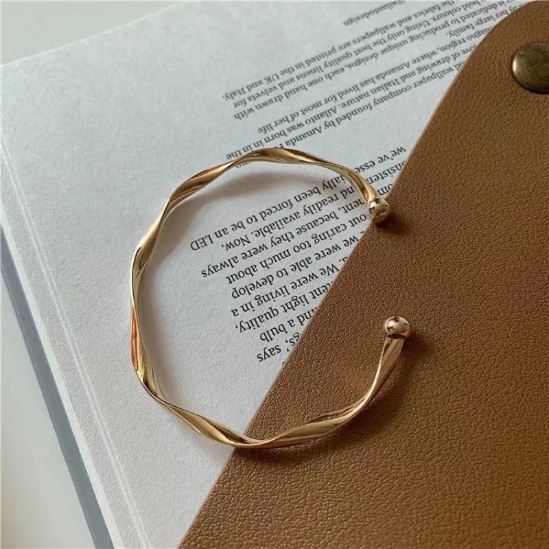 Mobius Bracelet Simple Fashion Adjustable Twist Bracelet Adjustable Alloy Bracelet Women's Jewelry HMSP-46
