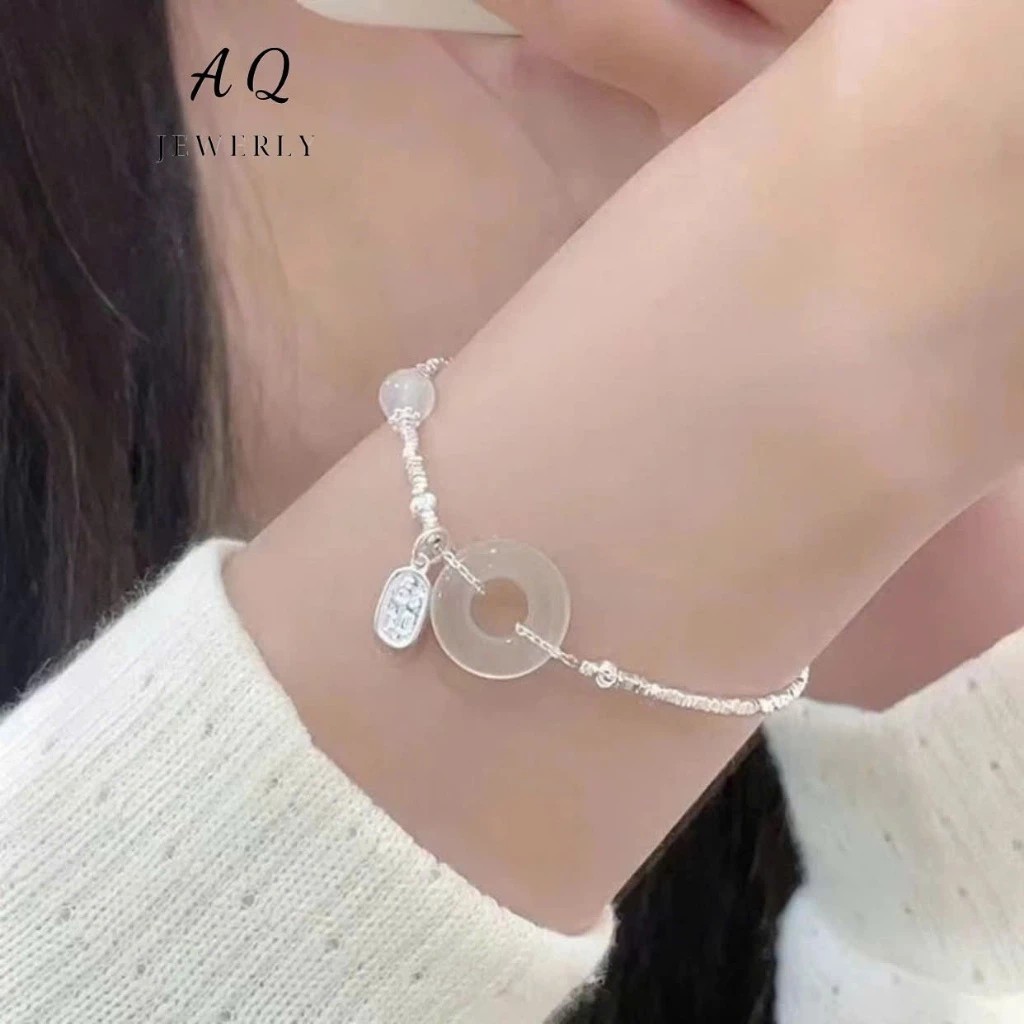 Lucky round jade silver bracelet gently.