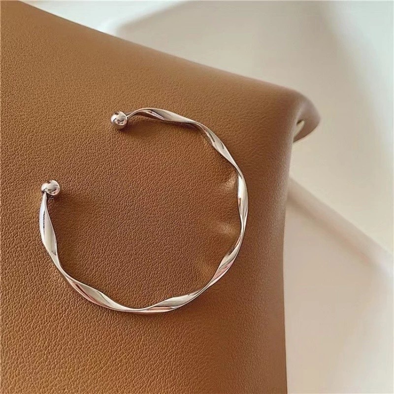 Mobius Bracelet Simple Fashion Adjustable Twist Bracelet Adjustable Alloy Bracelet Women's Jewelry HMSP-46