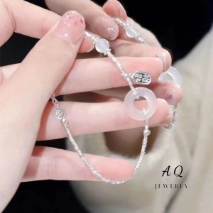 Lucky round jade silver bracelet gently.