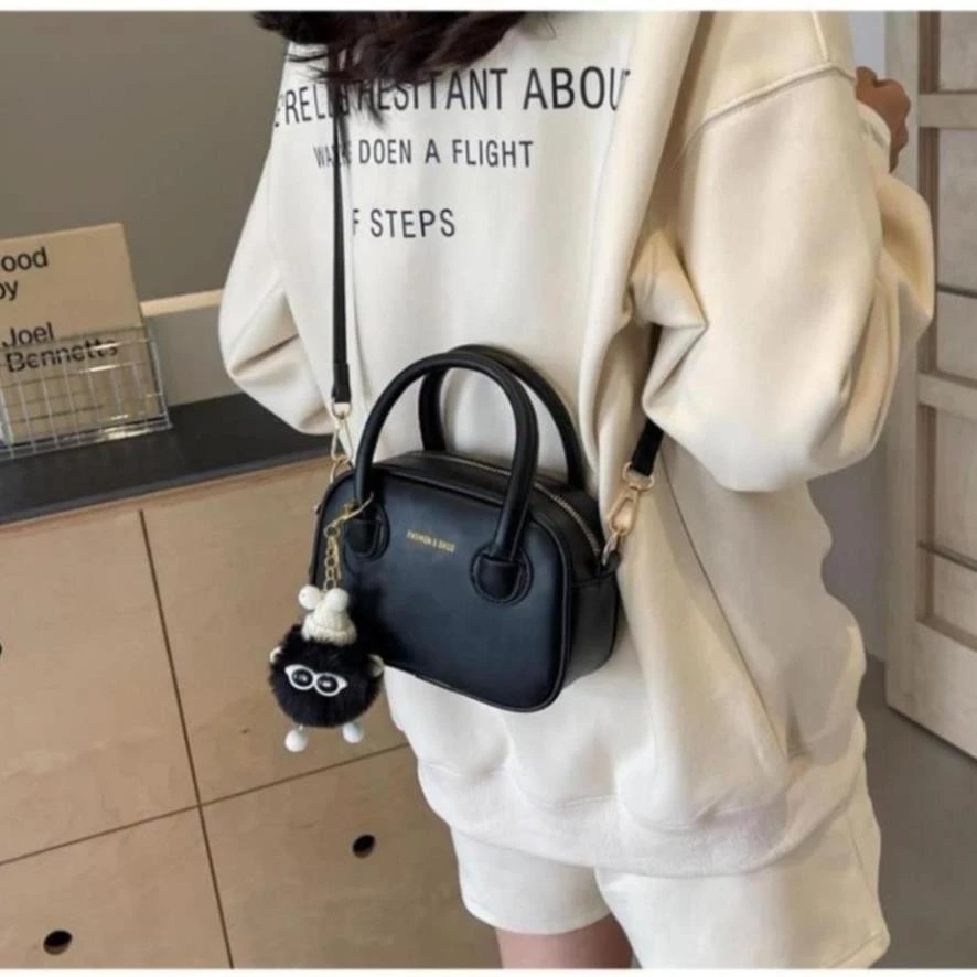 Fashionable women's crossbody bag size 18 to fit phone with cute hook TX73