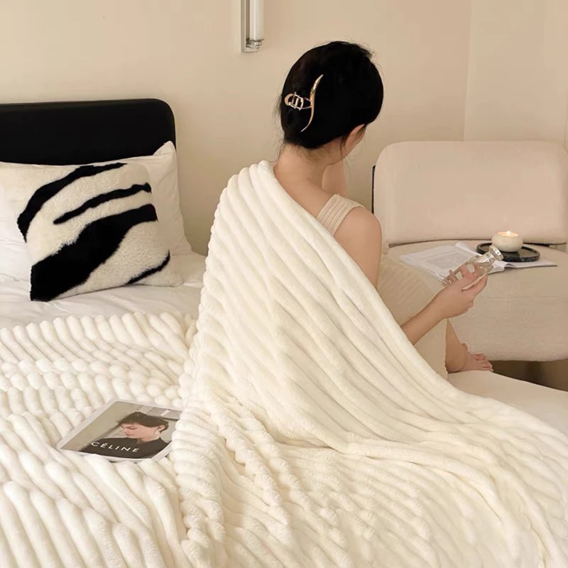 Blaket rabbit fur blanket, soft and smooth, Korean style, water wave pattern, 2024 color palette, thick, 1.6kg, size 2m-2m3
