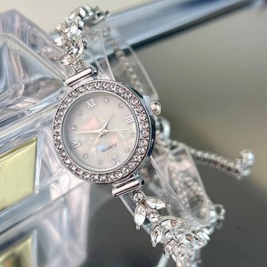 Elegant and gentle diamond wristwatch for women