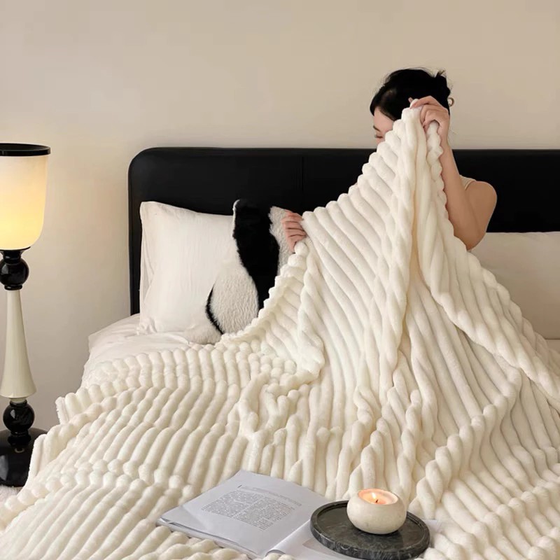 Blaket rabbit fur blanket, soft and smooth, Korean style, water wave pattern, 2024 color palette, thick, 1.6kg, size 2m-2m3