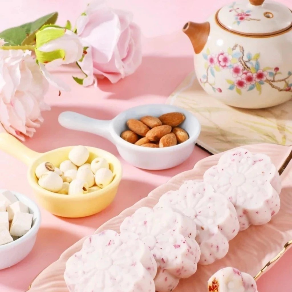 Beautiful 7-Color Melting Rose Cake, Light Sweet Taste Suitable For Everyone
