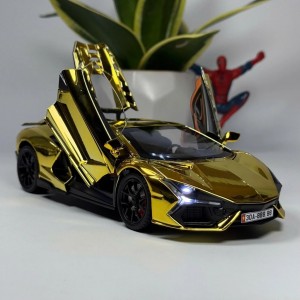 兰博基尼 Ghini Revuelto 1:24 比例金属超级跑车模型，带方向盘。赠送 VIP 牌照