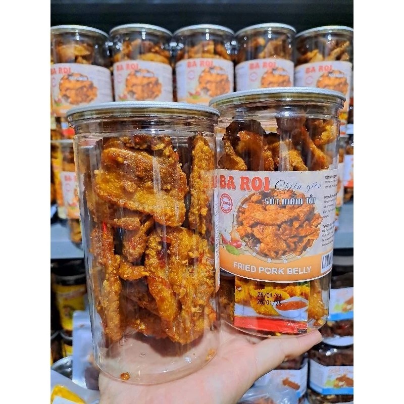 Box of 500gr crispy, spicy, dried pork belly with garlic sauce, whole piece, salty, sweet, delicious, rich flavor, delicious snack