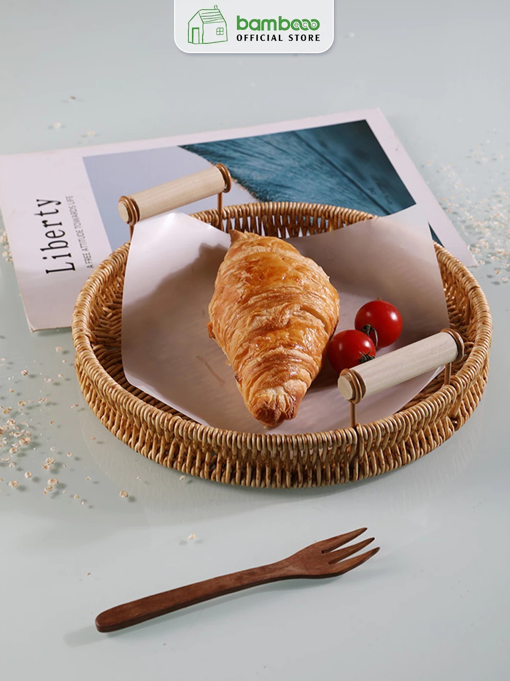 BAMBOOO ECO round plastic tray with wooden handle for holding fruits, candies