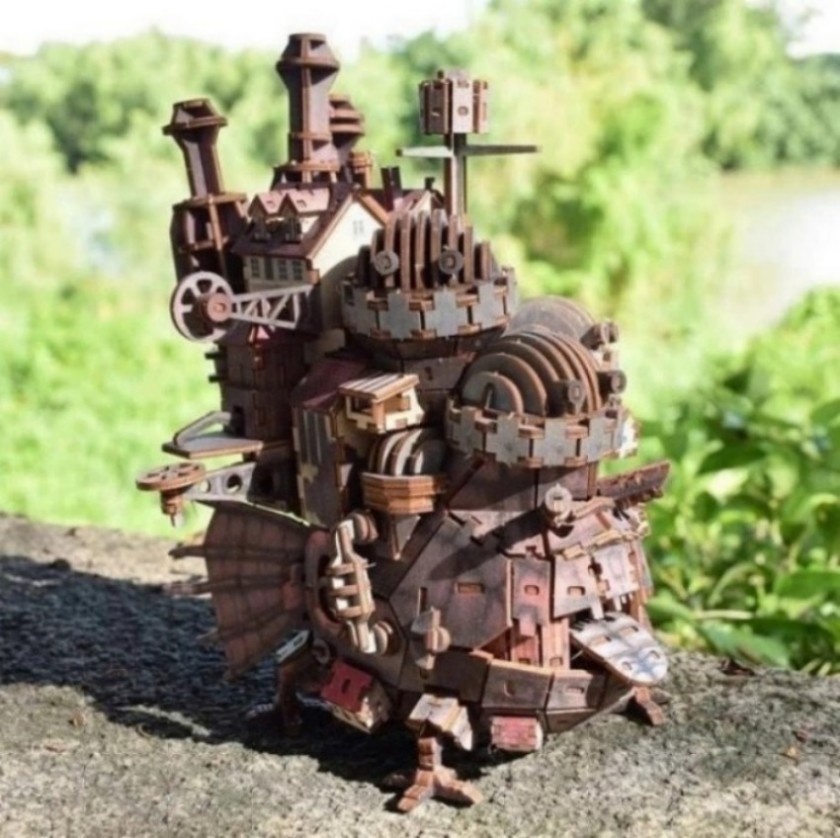 3D wooden model of "Howl's Moving Castle"