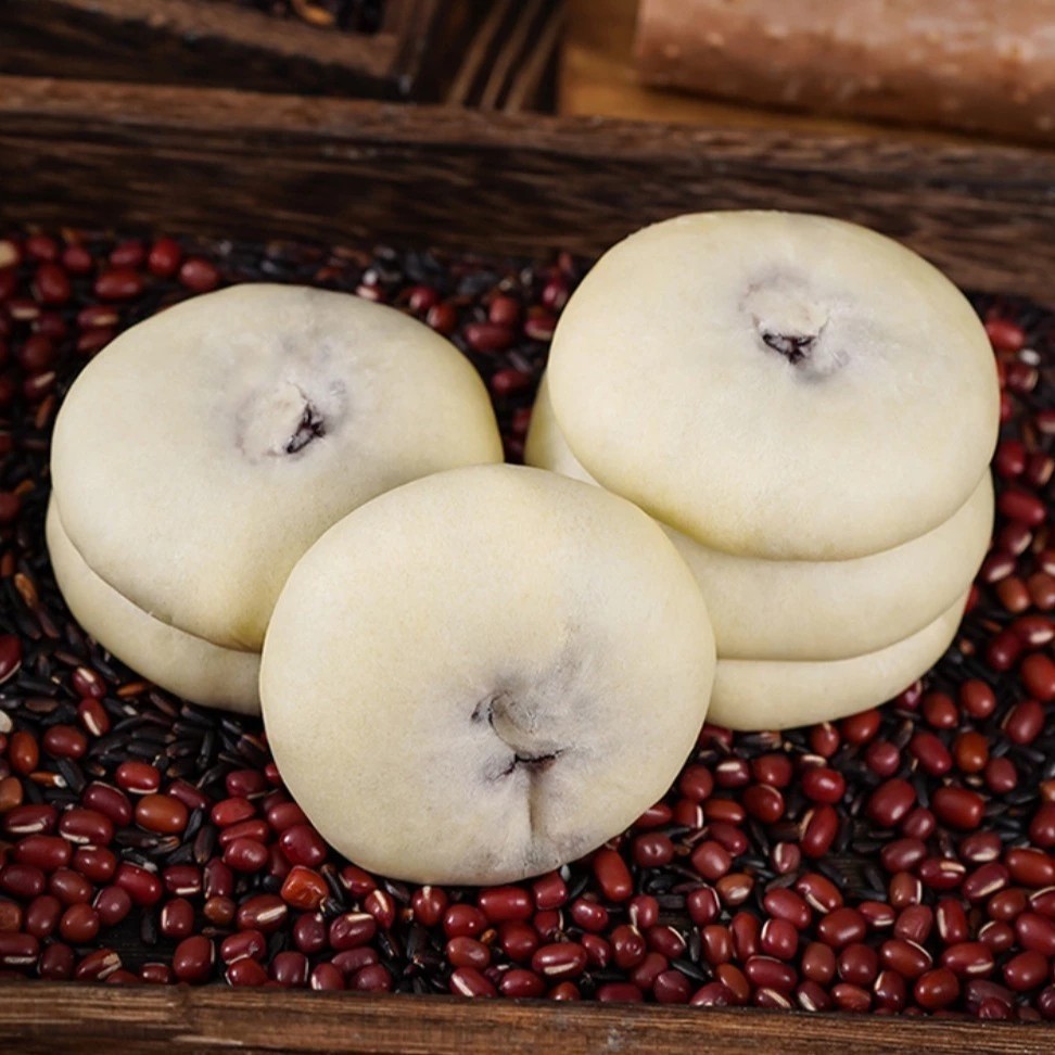 Brown Rice Red Bean Cake Delicious Flavor, Light Sweetness, Each Bite Full Of Ingredients, Stimulates Your Taste Buds