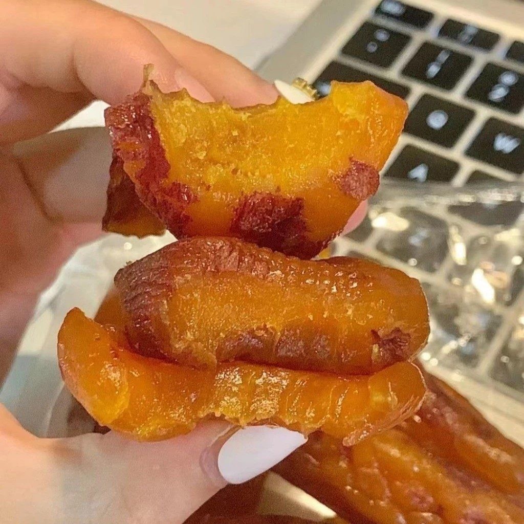 Dalat dried sweet potatoes are made from natural whole sweet potatoes, processed and marinated using modern methods.