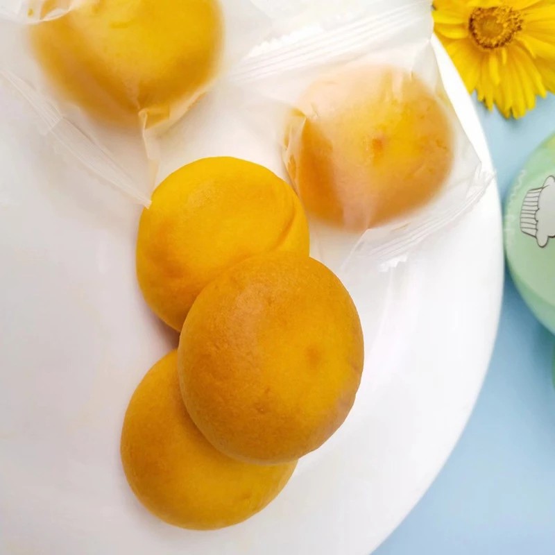 Delicious and Rich Salted Egg Mochi Cake Suitable for the Whole Family