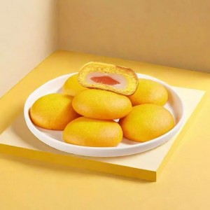 美味浓郁的咸蛋麻糬蛋糕，适合全家享用