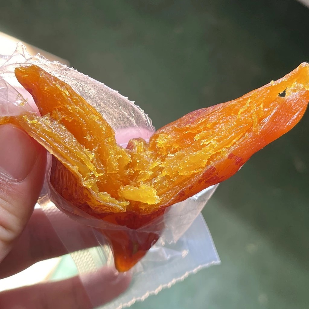 Dalat dried sweet potatoes are made from natural whole sweet potatoes, processed and marinated using modern methods.